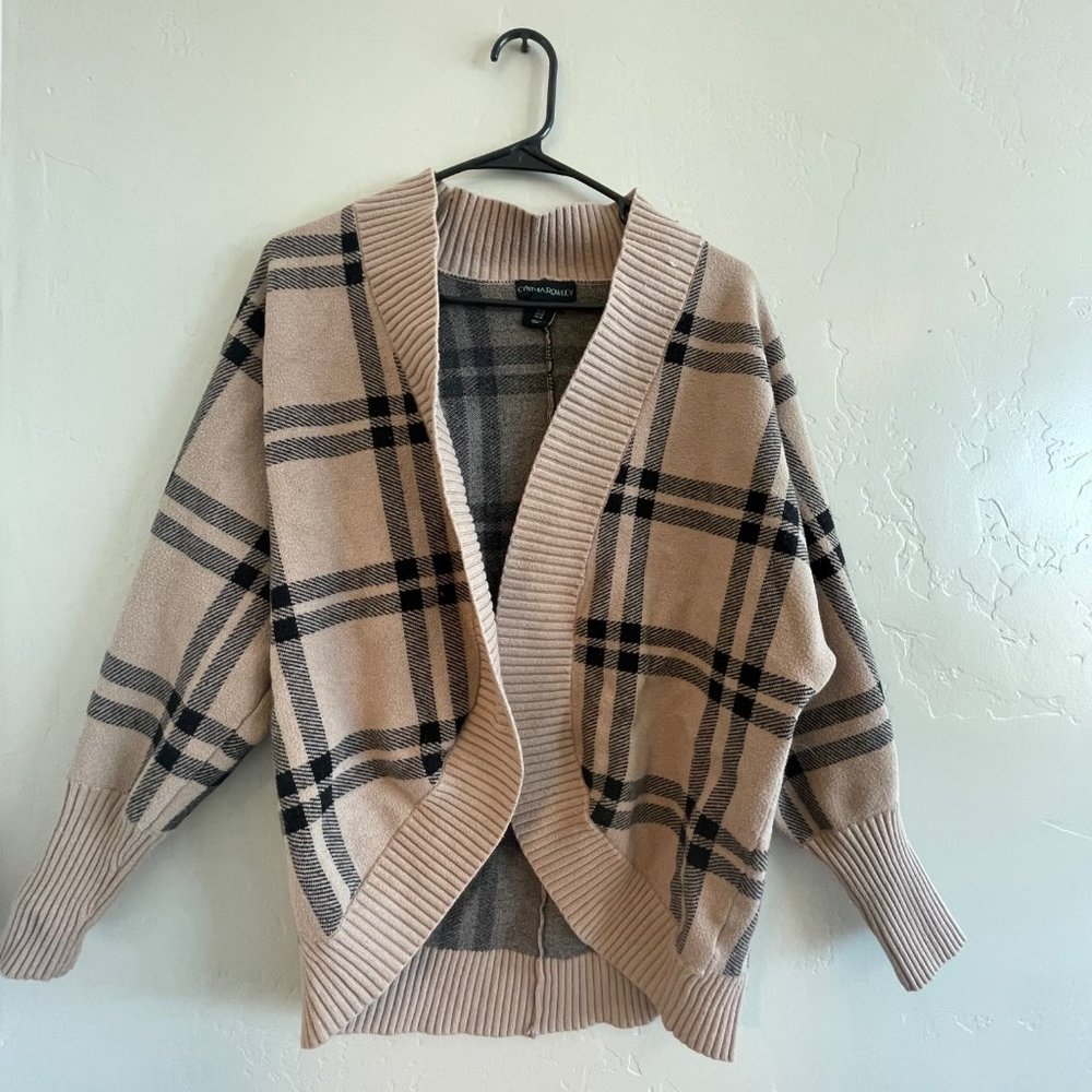 Cardigan Sweater Checkered